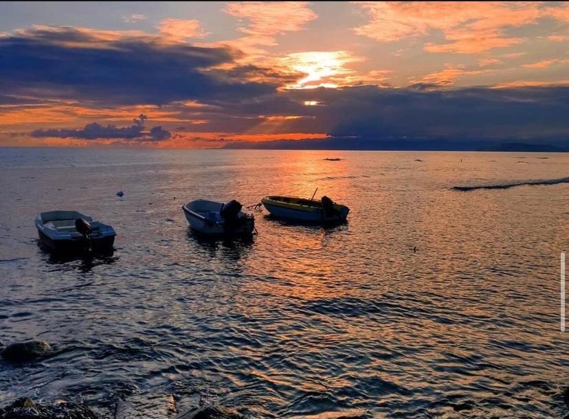 Villa Casa tranquilla a pochissimi passi dal mare Sant'Andrea  Esterno foto